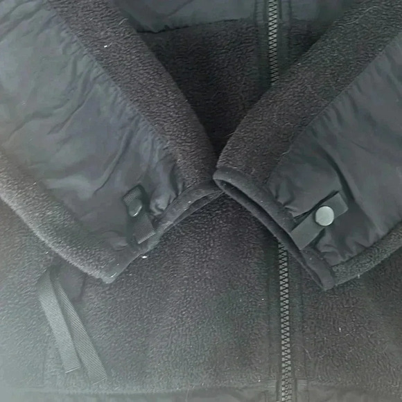 North Face Black Fleece Jacket - Picture 3 of 13